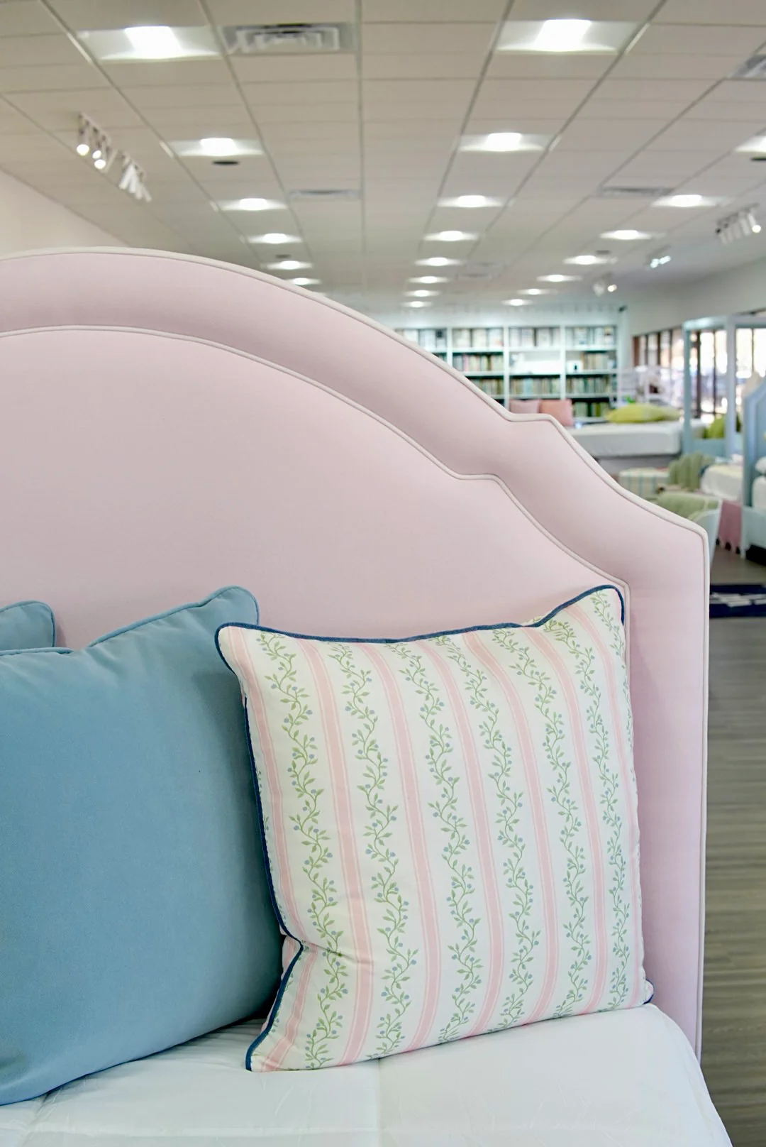 65”H Queen Upholstered Platform Bed - Wooden Legs - Powder Pink Woven Fabric with White Pink - Image 4