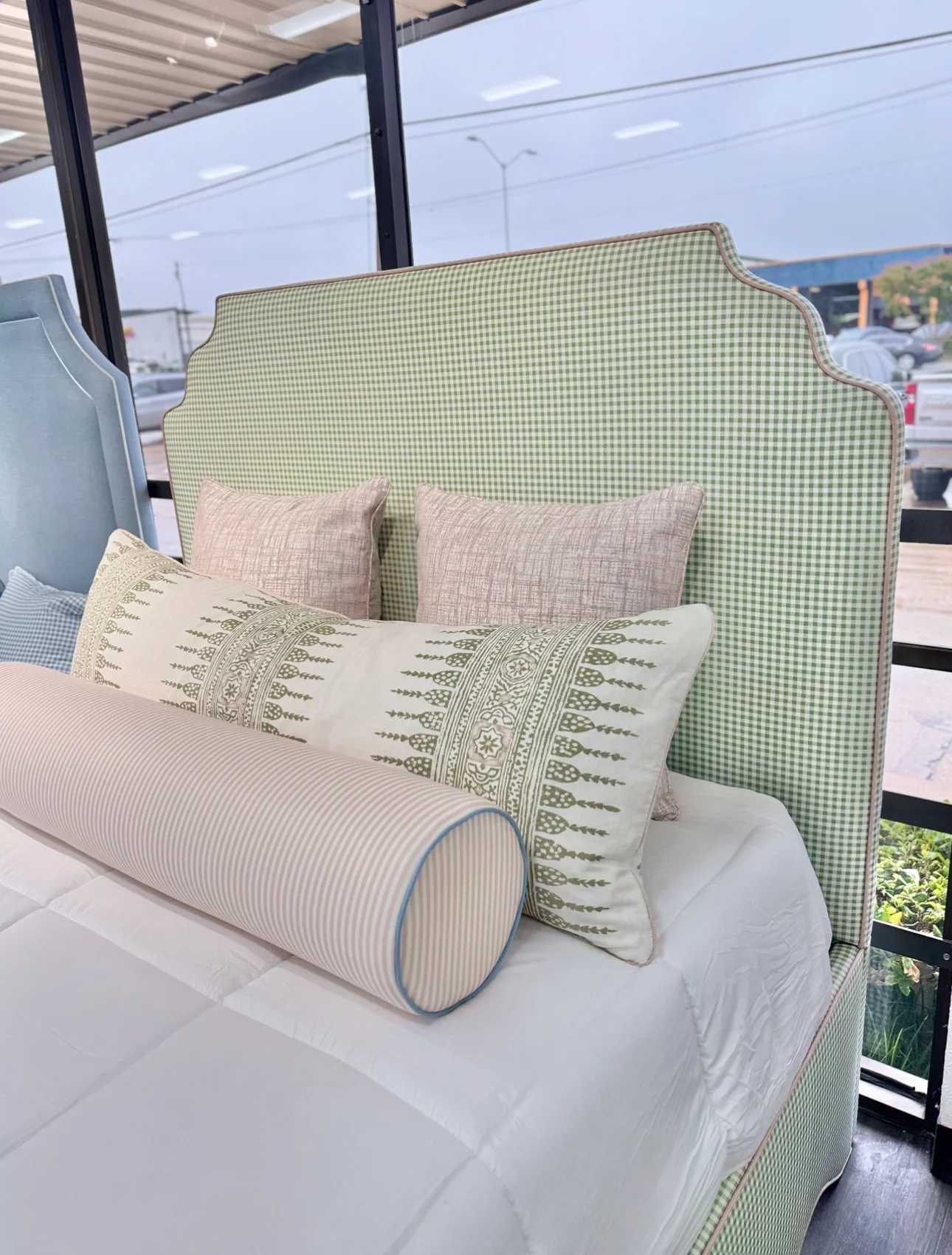 65āH Queen Upholstered Platform Bed - Scalloped Base - Sage Green Gingham Fabric with Blush Pink - Image 5