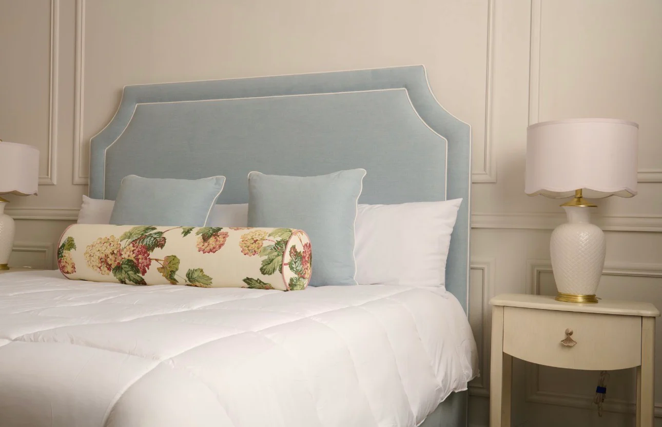65" H King Platform Bed - Wooden Legs - Sky Blue Woven Fabric with White Trim - Image 7