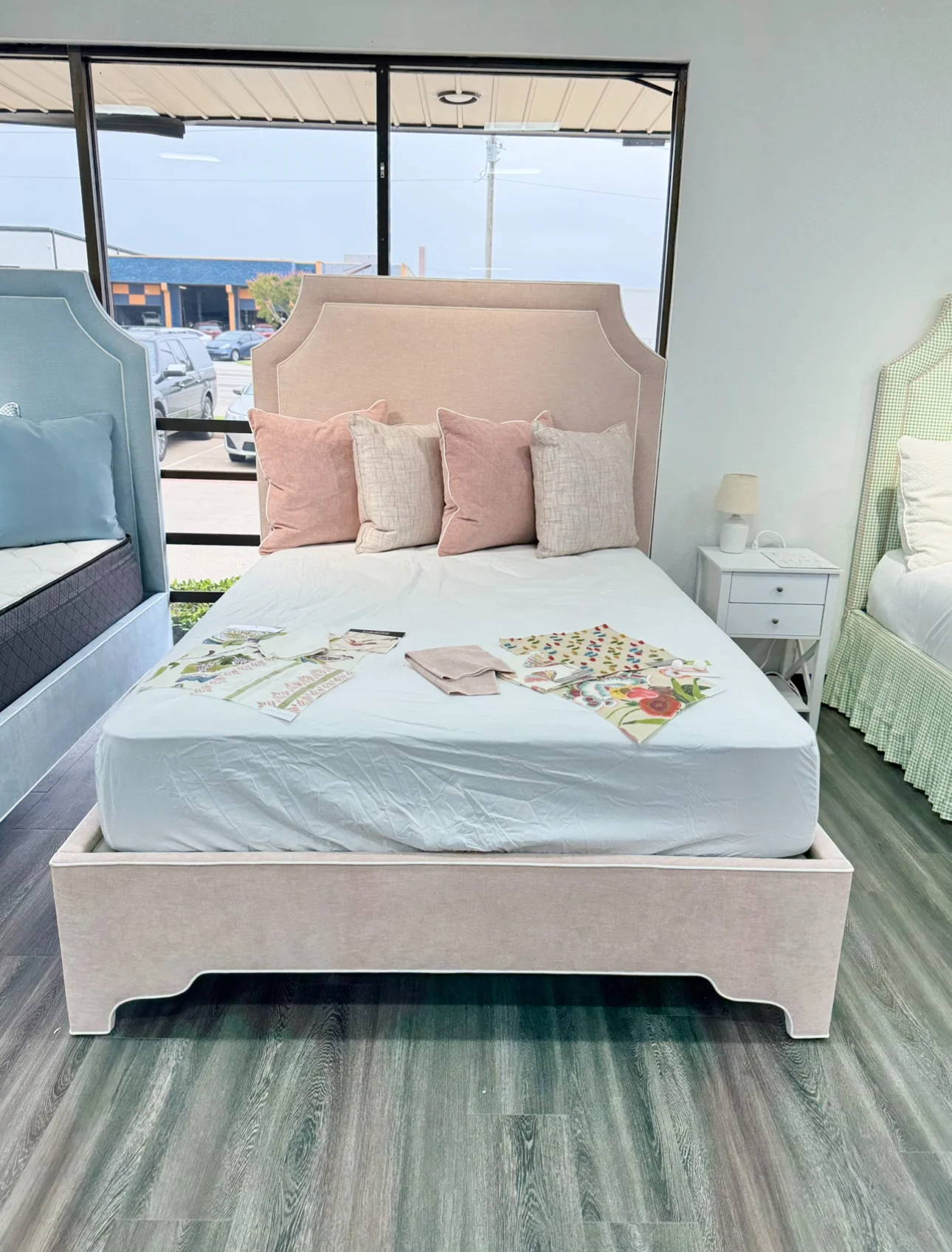65”H Queen Upholstered Platform Bed - Scalloped Legs - Pale Pink Chenille with White Trim - Image 6