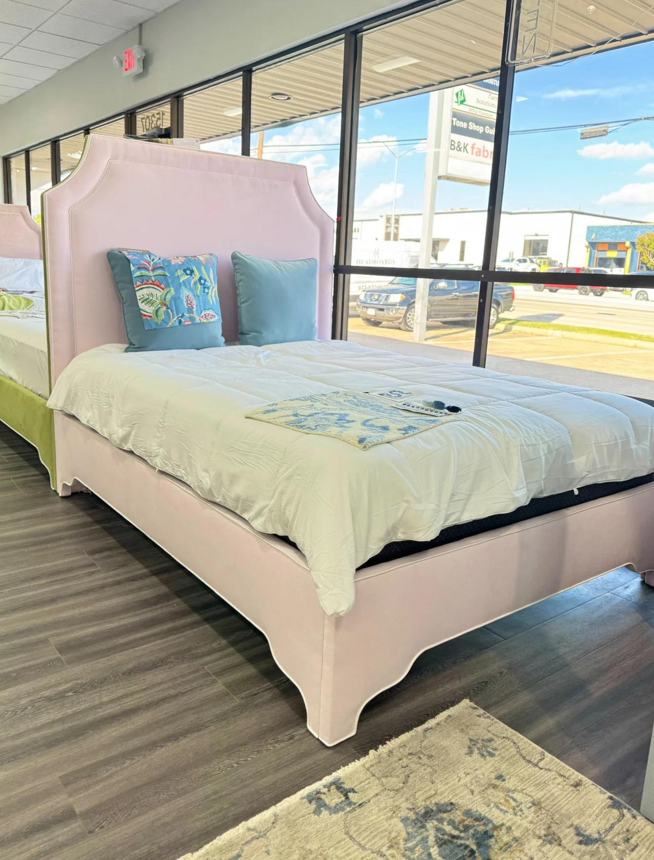 65â H Queen Upholstered Platform Bed - Scalloped Legs - Powder Pink Woven Fabric with White Trim - Image 5