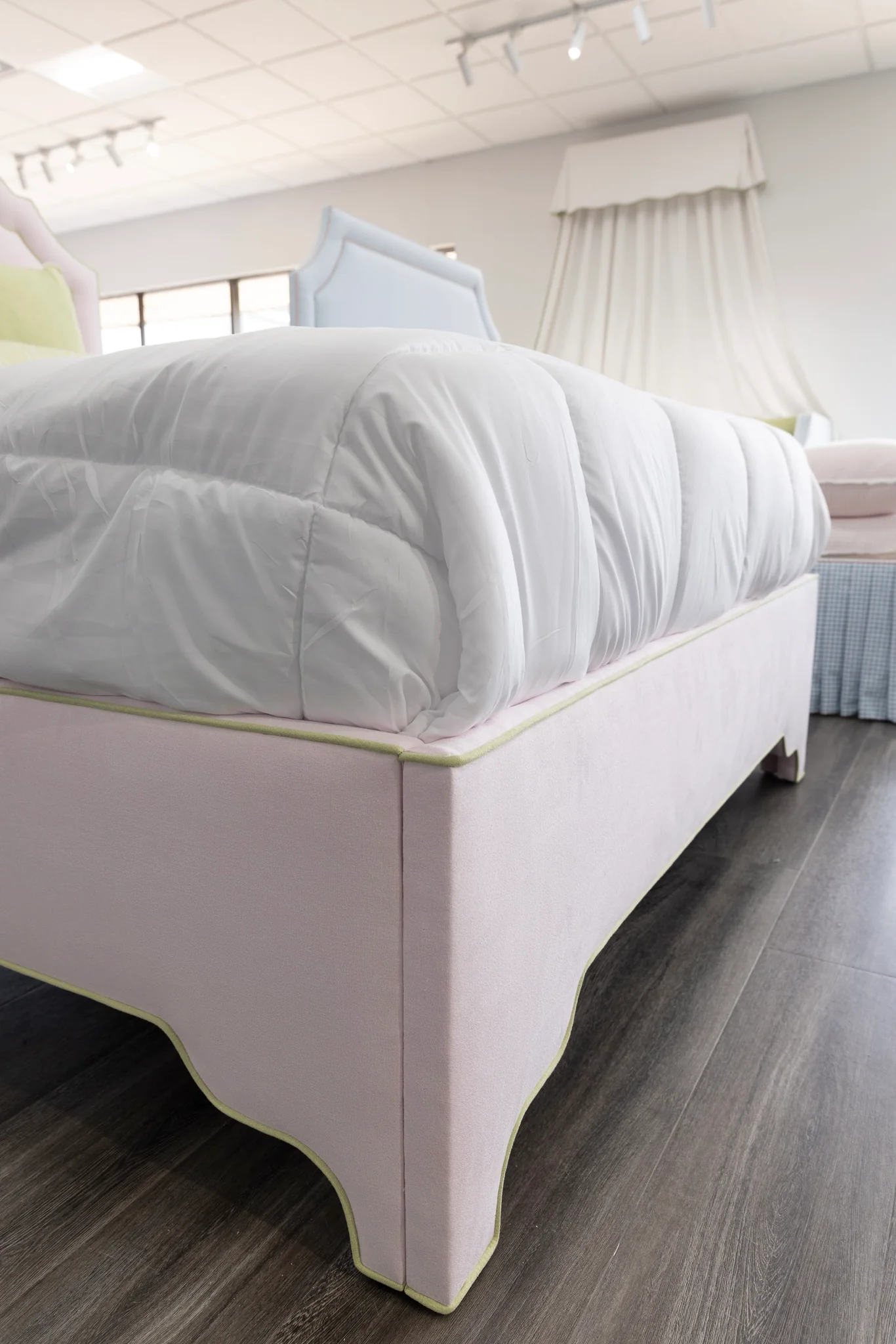 65”H Queen Upholstered Platform Bed - Upholstered Legs - Powder Pink fabric with Green Trim - Image 11