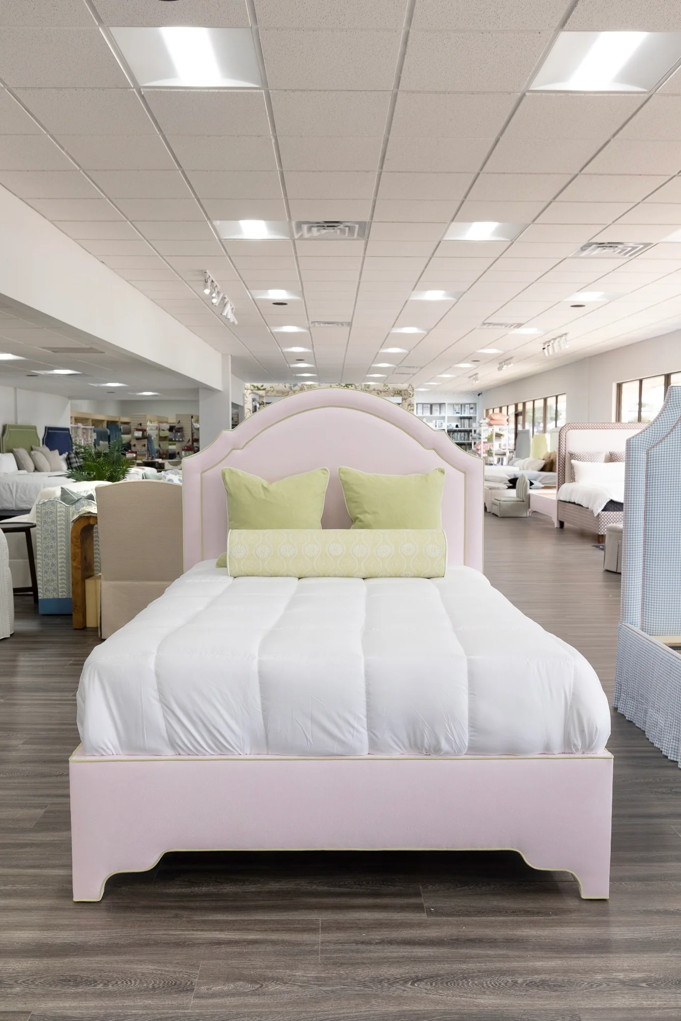 65”H Queen Upholstered Platform Bed - Upholstered Legs - Powder Pink fabric with Green Trim - Image 7