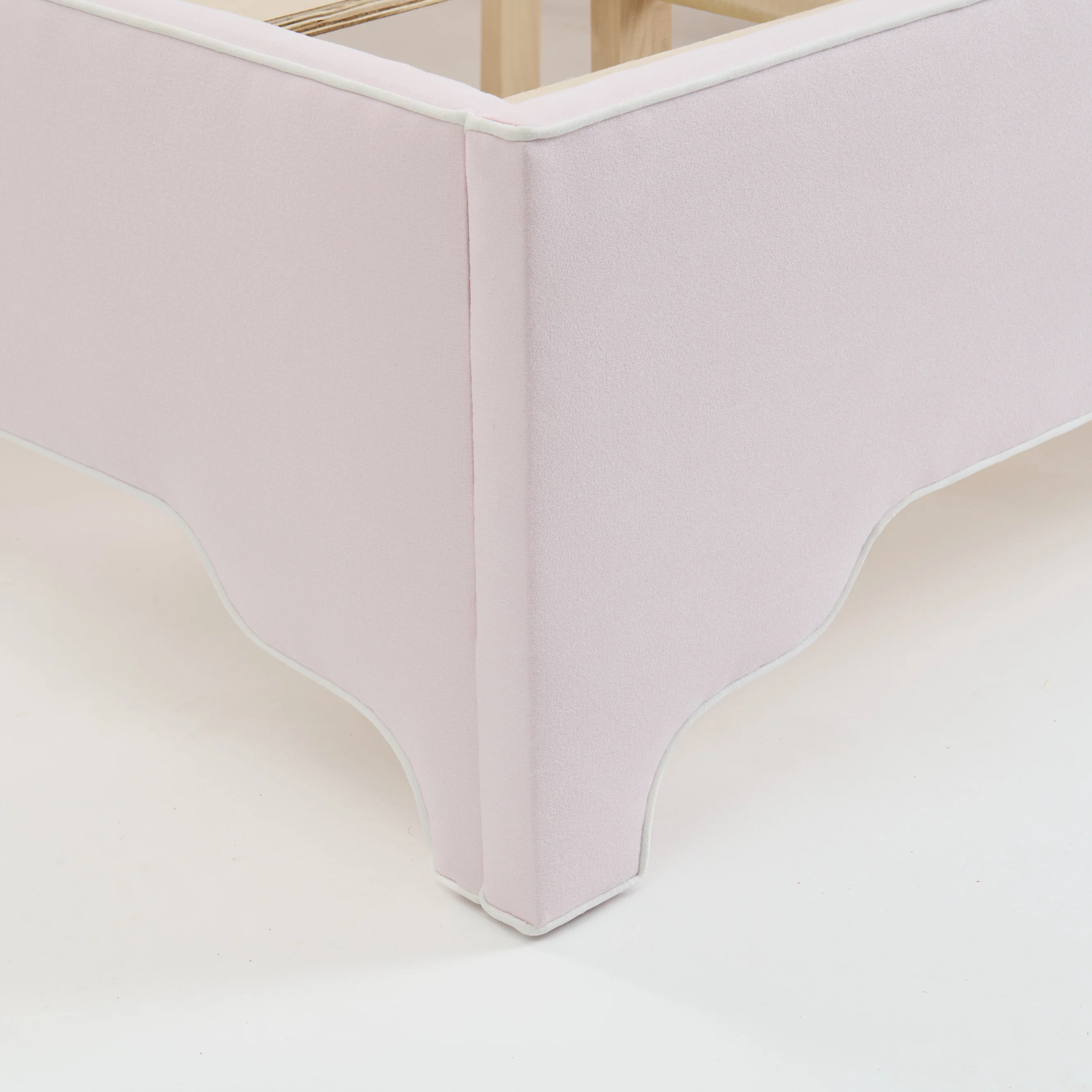 65”H Queen Upholstered Platform Bed - Scalloped Legs - Powder Pink Woven Fabric with White Pink - Image 4