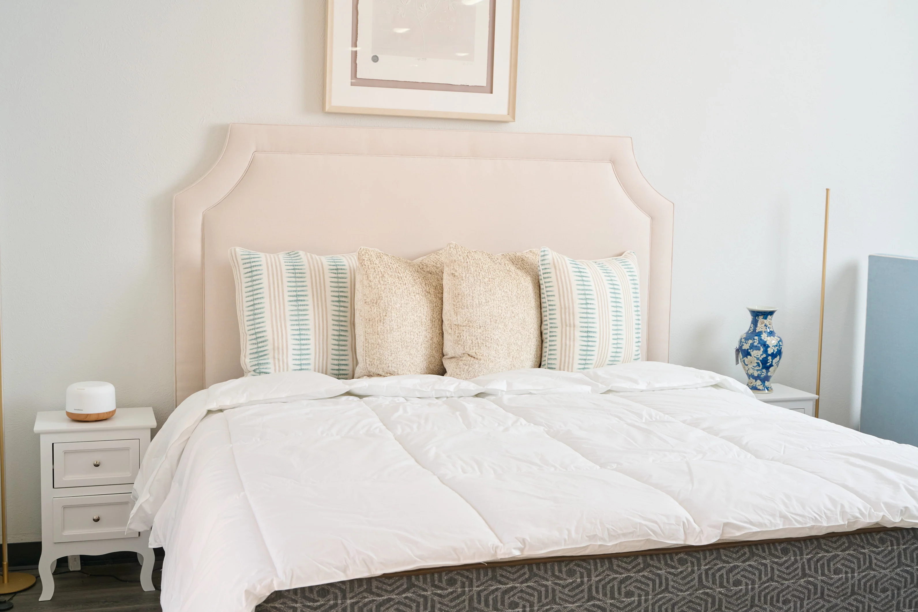 65"H King Upholstered Platform Bed - Scalloped Legs - Beige Woven Fabric Self Welted - Image 4