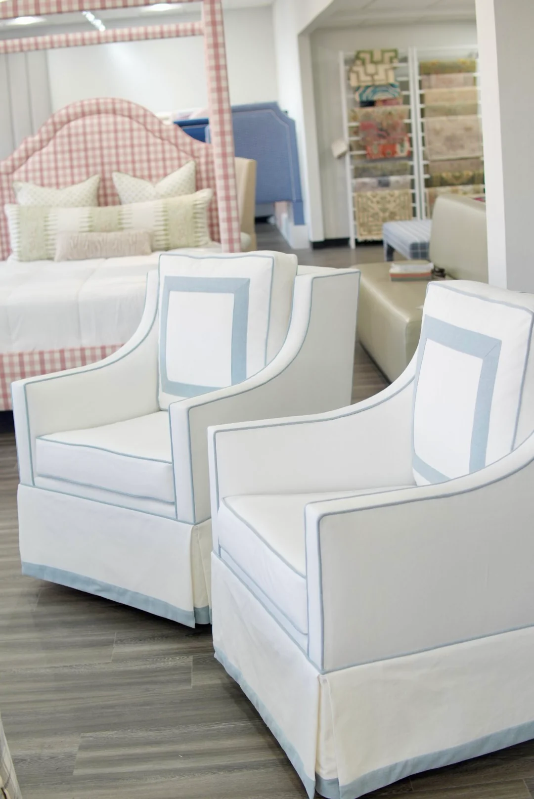 Custom Swivel Glider Chair – White Linen with Sky Blue Trim - Image 5