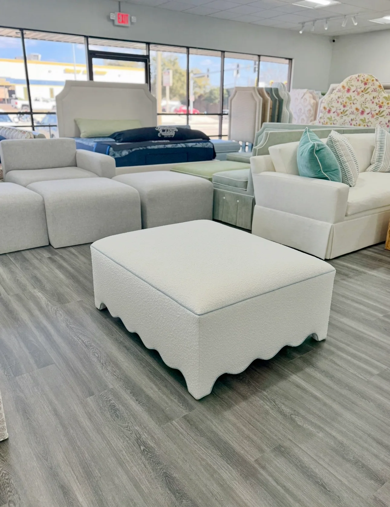 Scalloped Ottoman / Coffee table in White Boucle Fabric - Sky Blue Trim - Image 7