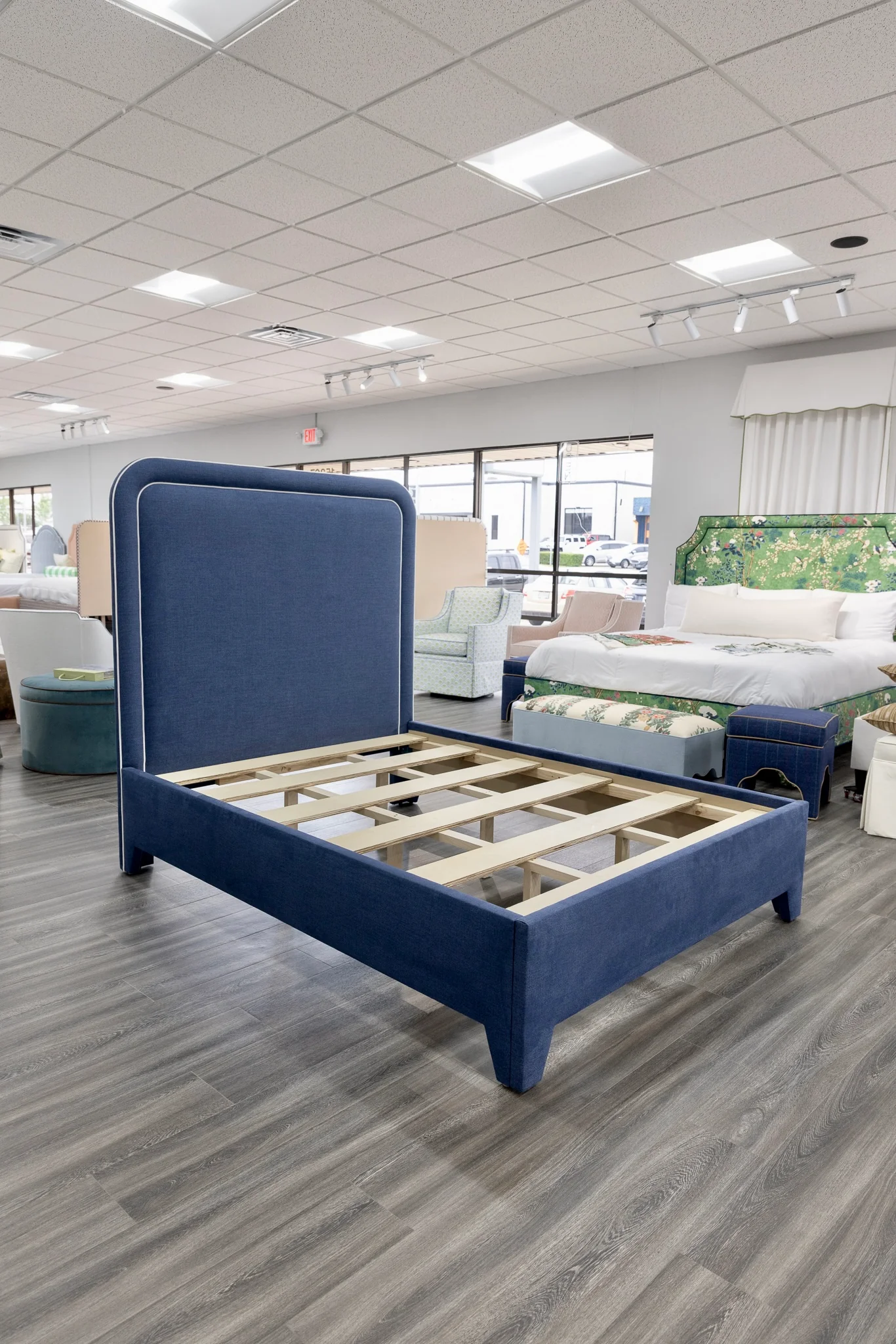 The Lorraine Queen Platform Bed in Navy Woven Fabric - White Trim - Image 10