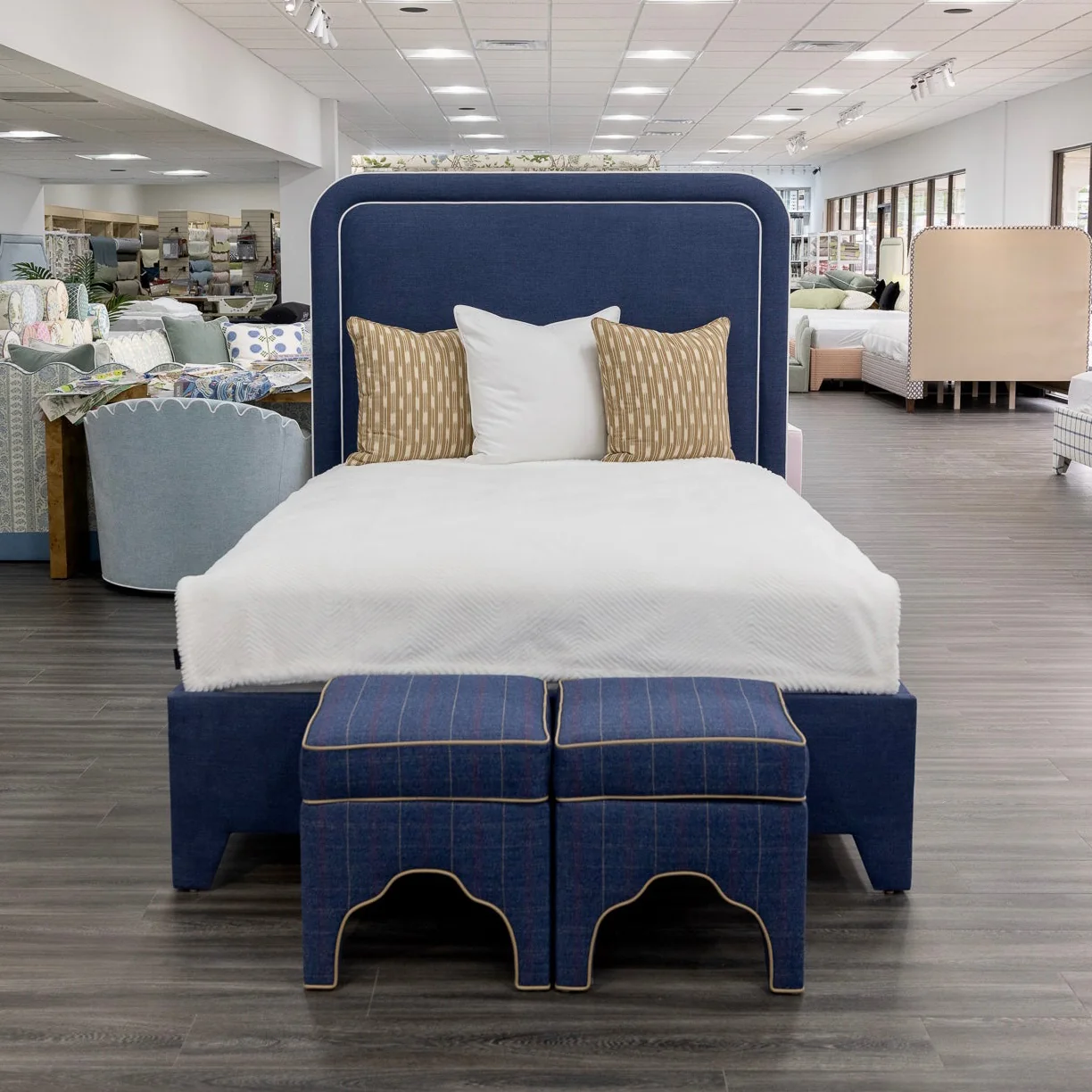 The Lorraine Queen Platform Bed in Navy Woven Fabric - White Trim - Image 2