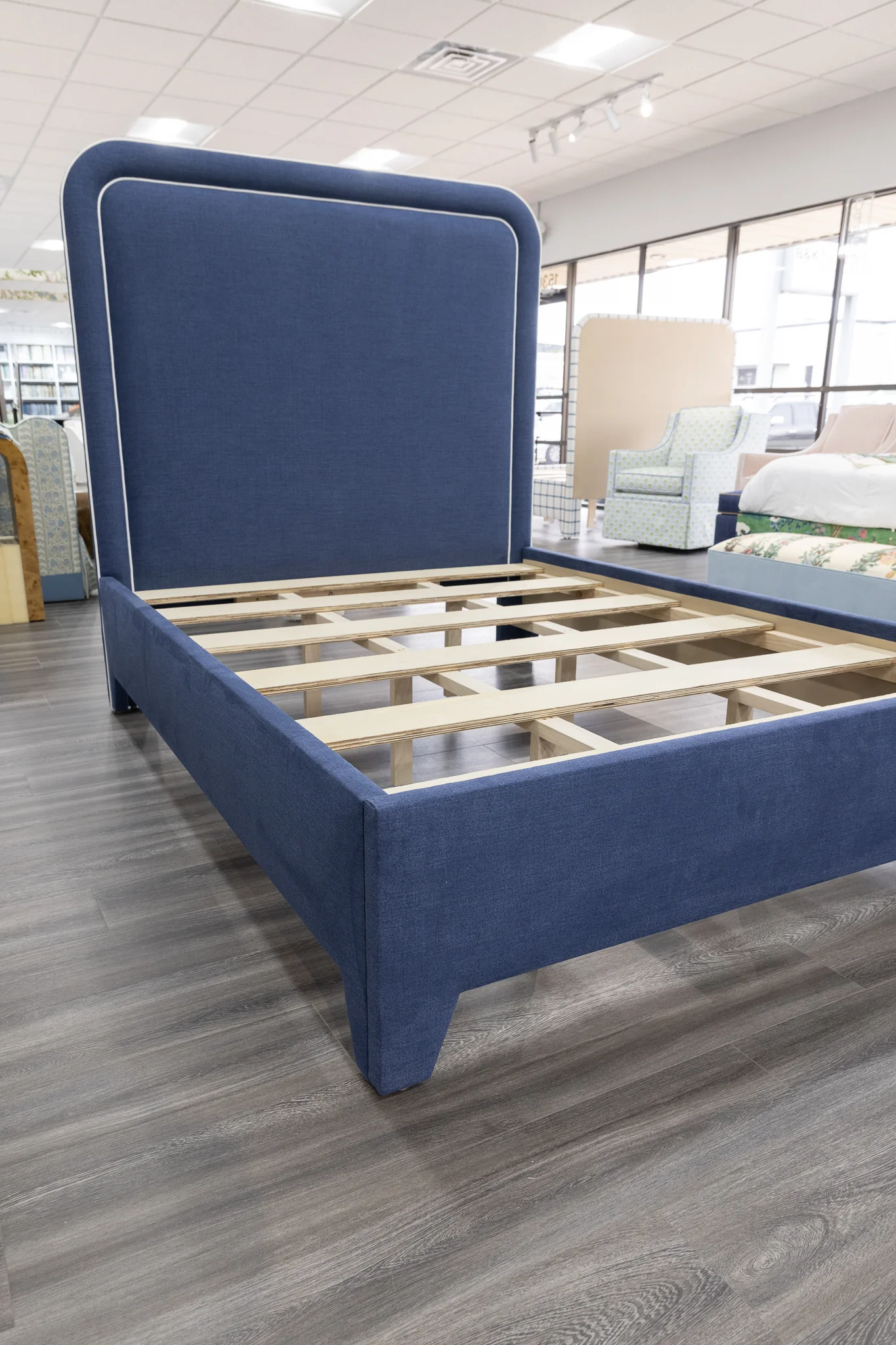 The Lorraine Queen Platform Bed in Navy Woven Fabric - White Trim - Image 8