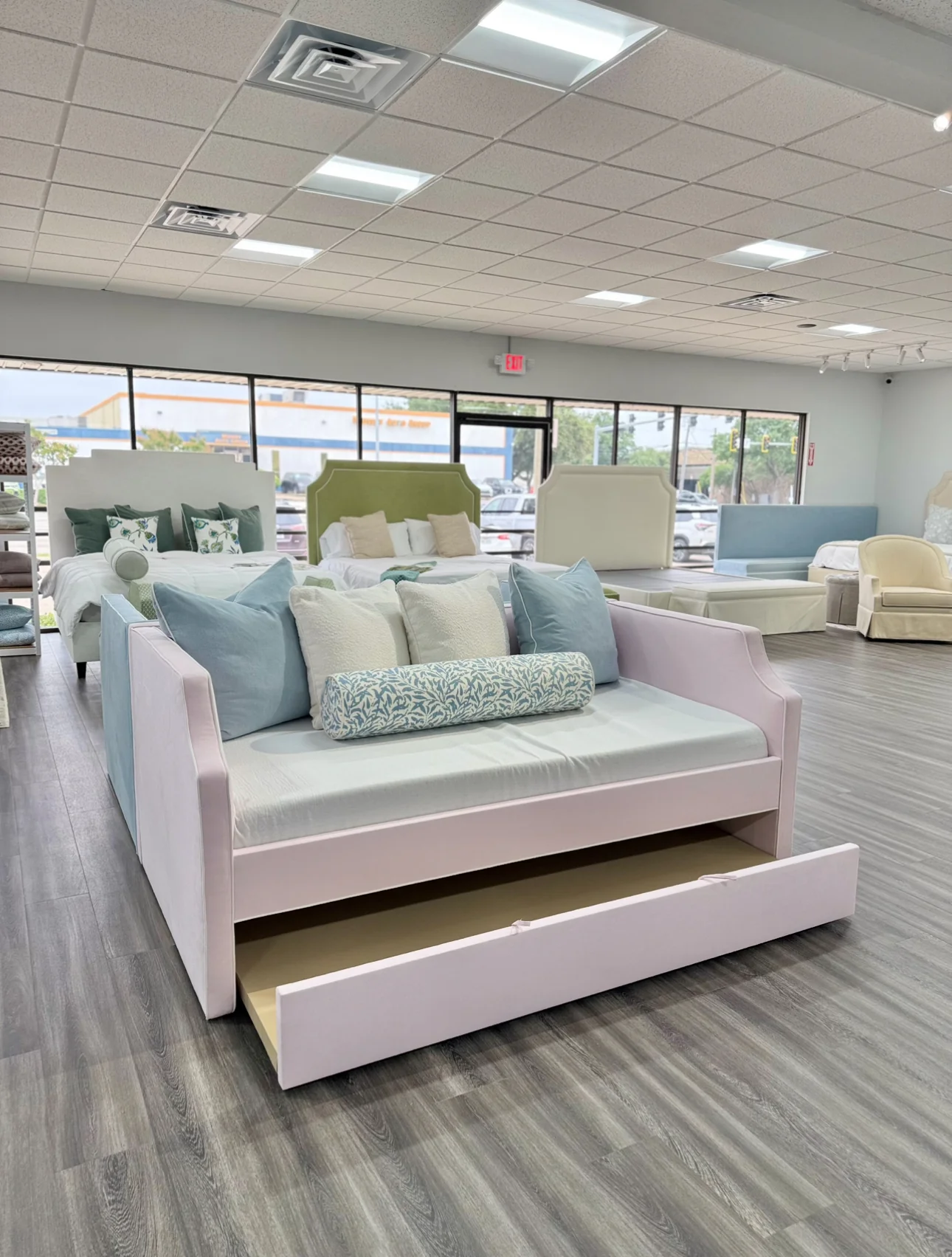 Twin Trundle Daybed - Powder Pink Woven - White Trim - Image 5