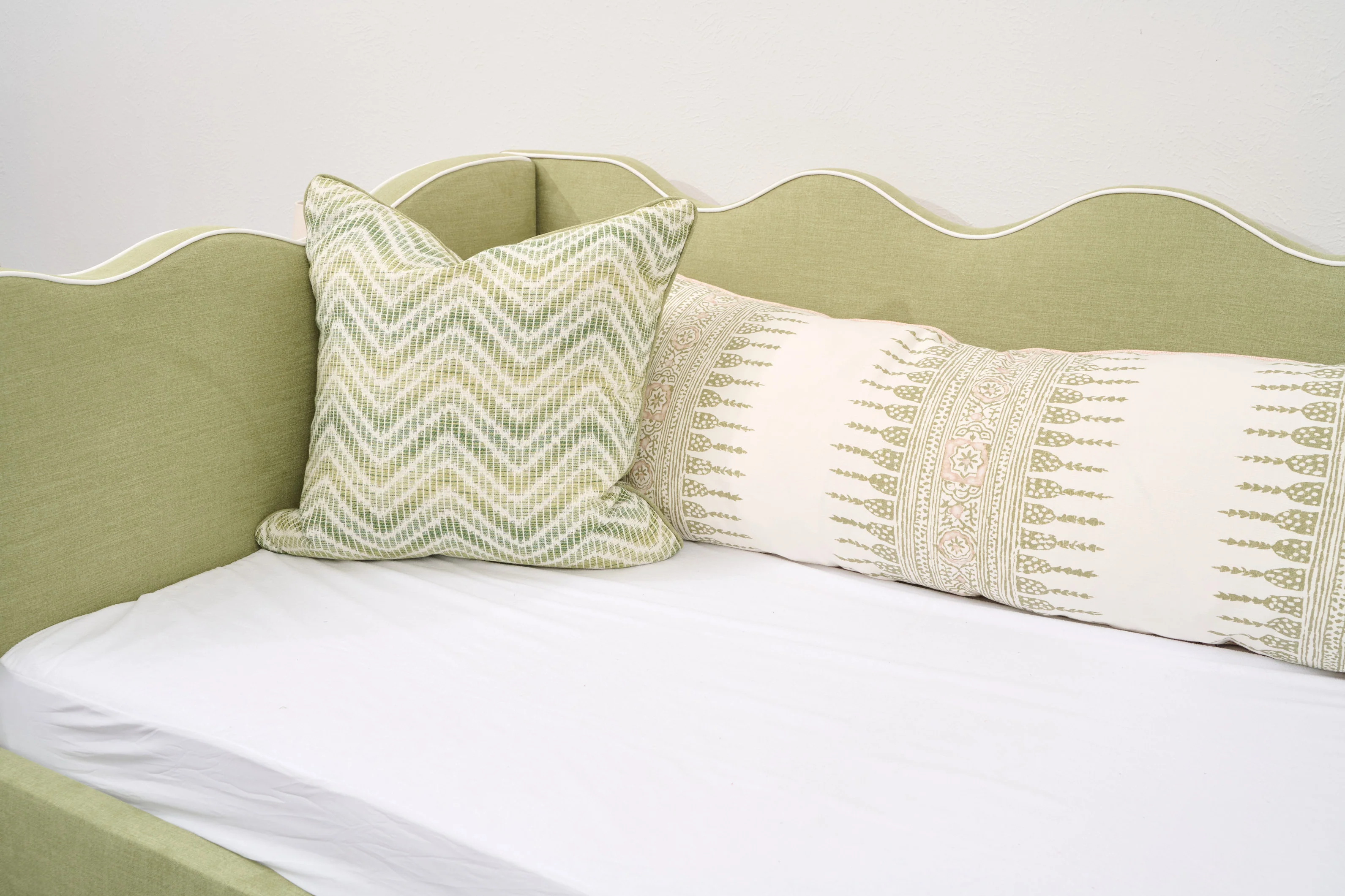 Twin Trundle Daybed - Scalloped - Pistachio Green Woven Fabric with White Trim - Image 5